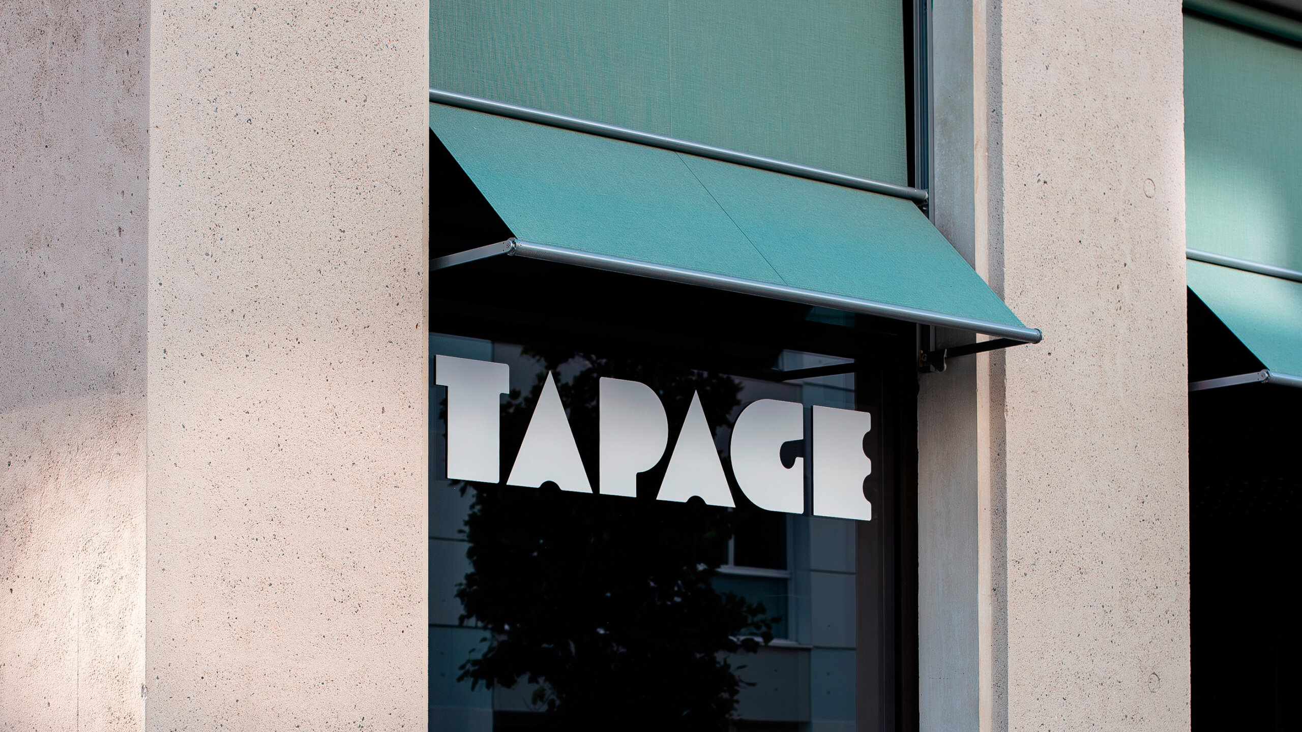 tapage logo exterieur photographie