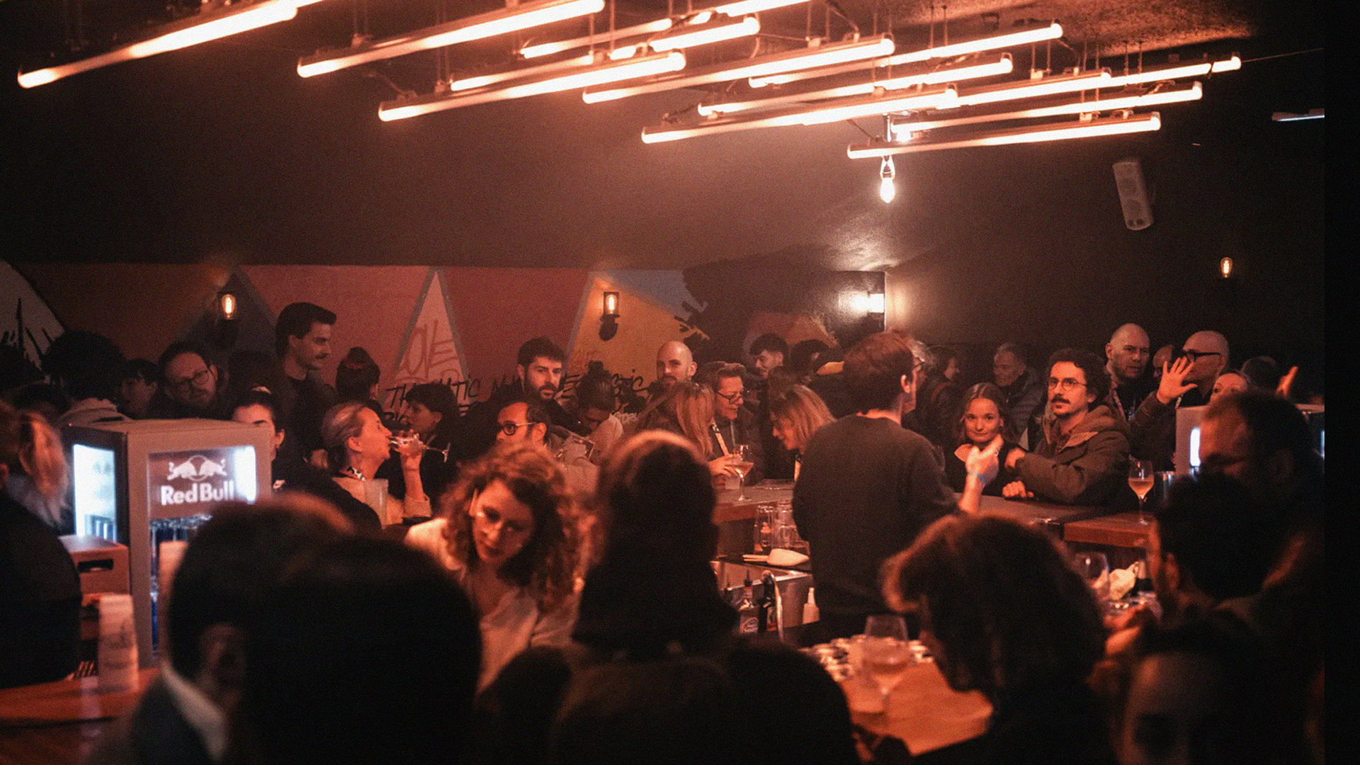 Public dans une salle de concert lors du festival Showbis